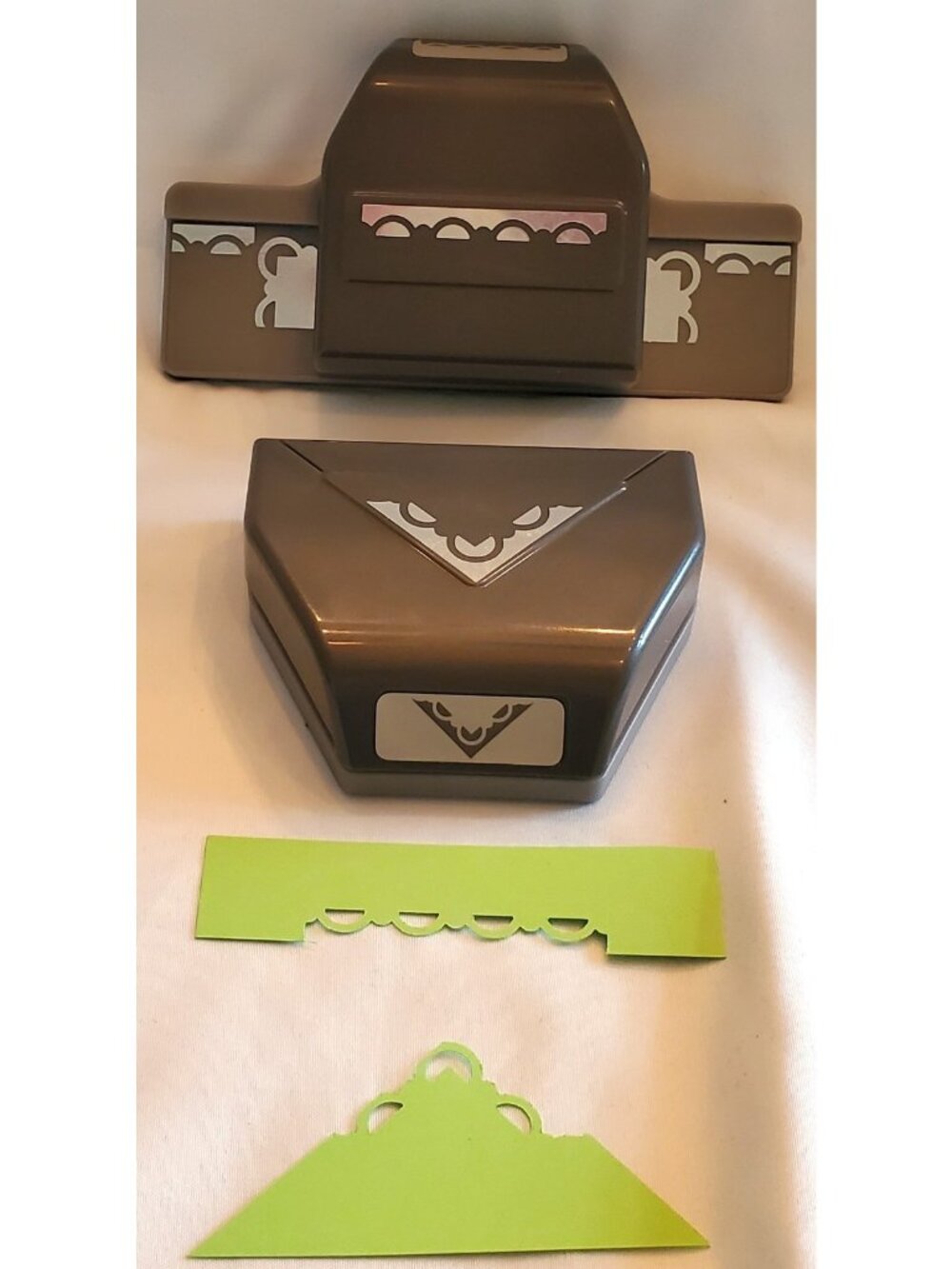 Stampin Up SCALLOP TRIM Border & Corner PAPER PUNCH scrapbook card craft 118402